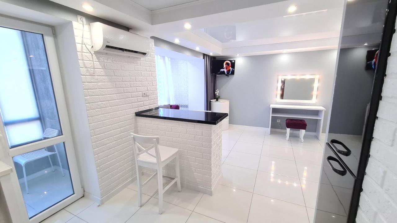 Apartaments On Prospekt Mira 35 Krzywy Róg Zewnętrze zdjęcie