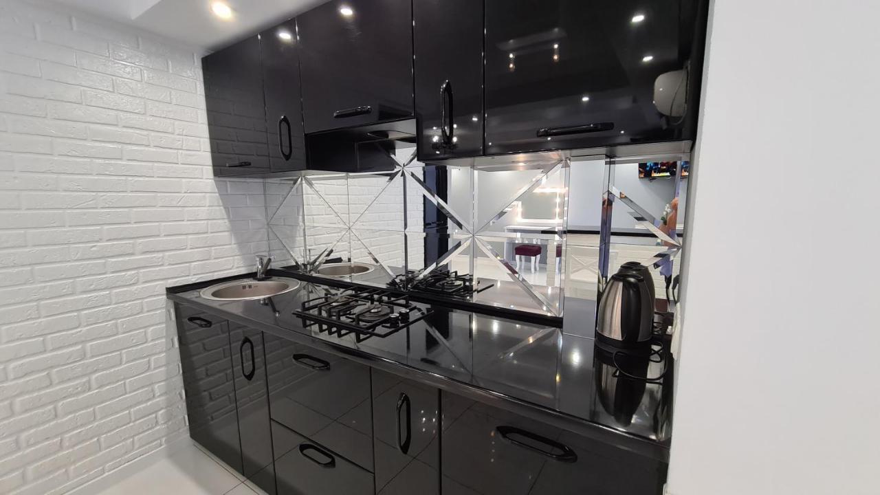 Apartaments On Prospekt Mira 35 Krzywy Róg Zewnętrze zdjęcie